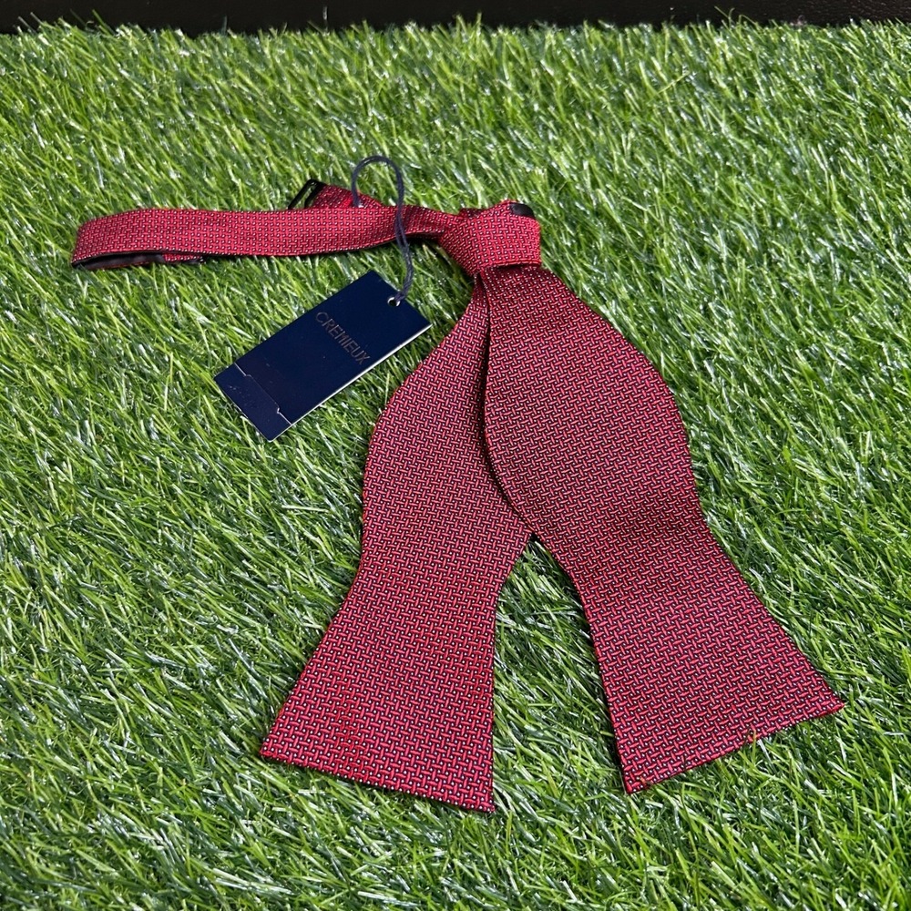 Cremieux Silk Geometric Bow Tie Mens One Size Red Adjustable Self Tie NWT